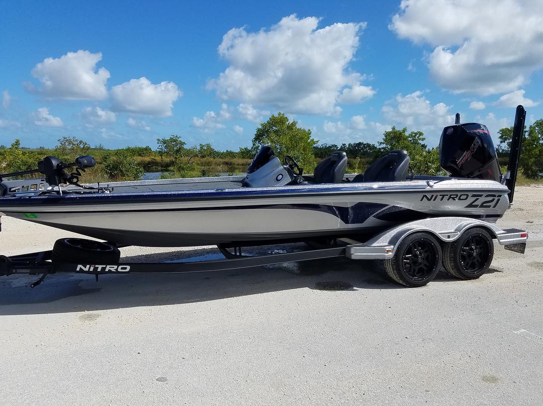 Nitro Boats, Z-21, Yoan Alvarez Fishing, Professional Hooker Fishing Trips, Florida, bass fishing, largemouth bass, peacock bass, Lake Okeechobee, Florida Everglades, Everglades, Miami Guide Service,